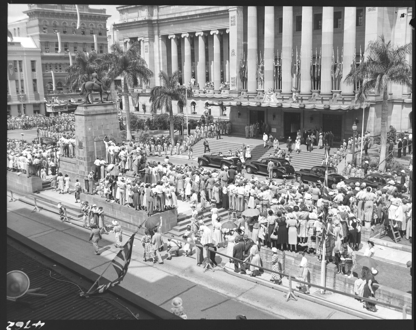 Queen Elizabeth arrives at City Hall, Brisbane City - 1954