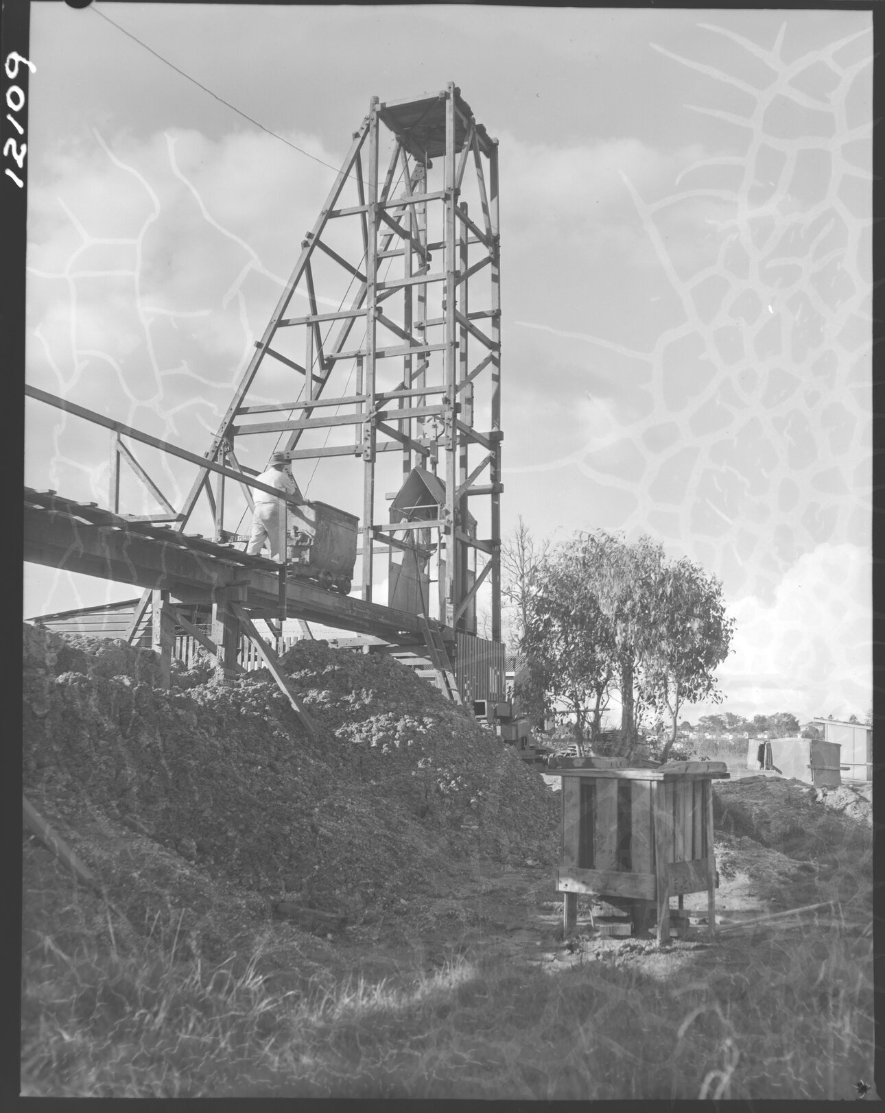 Poppet head and minecart excavating material for north Kedron Brook sewer line - 1959