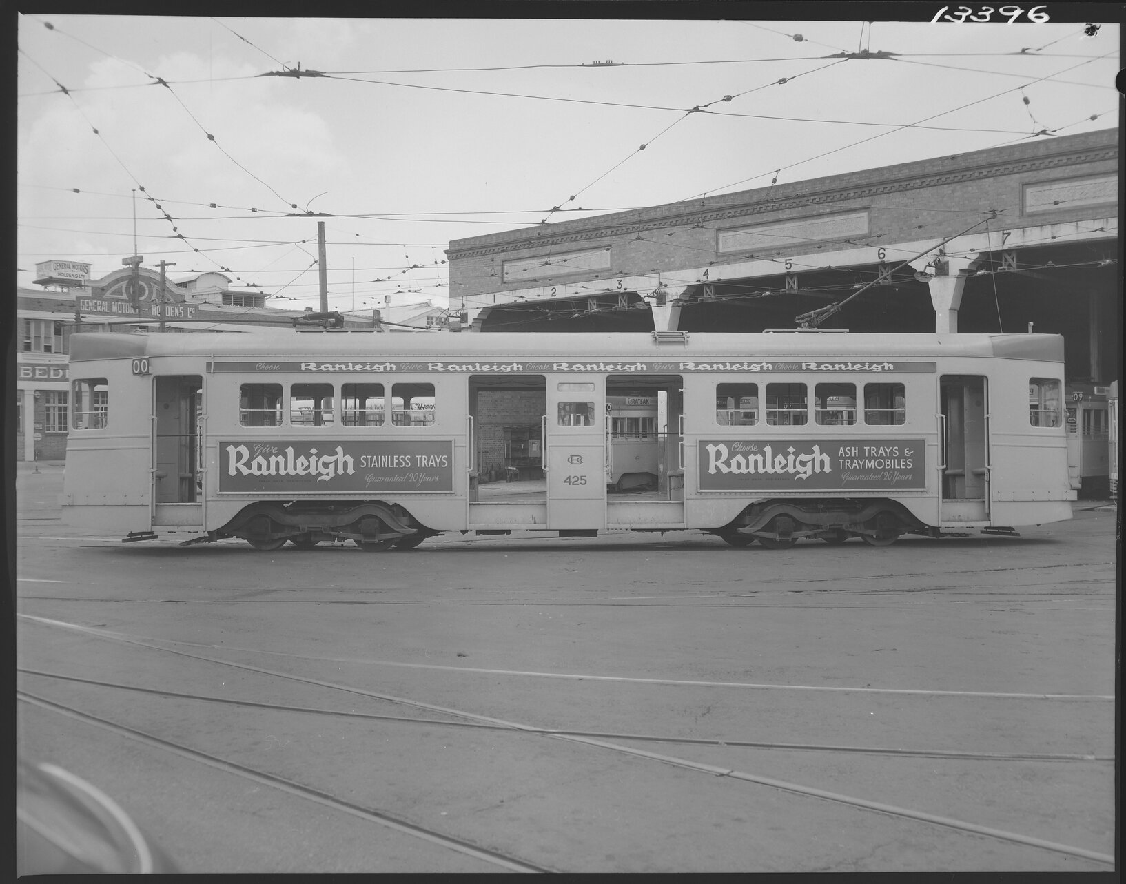 Tram No. 425 advertising Ranleigh ashtrays - 1960