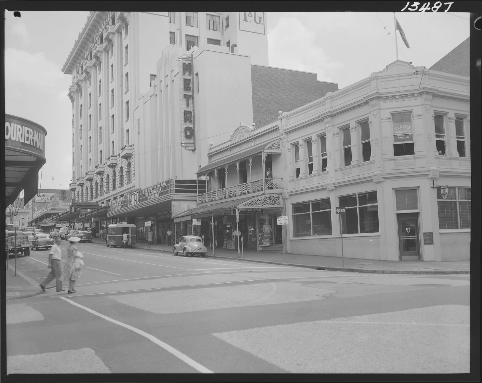 Metro Theatre from corner of Albert Street - 1960