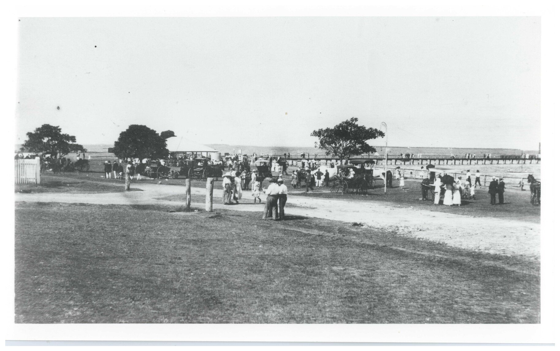 Royal Esplanade near the bottom of Cambridge Parade, Manly - 1920s