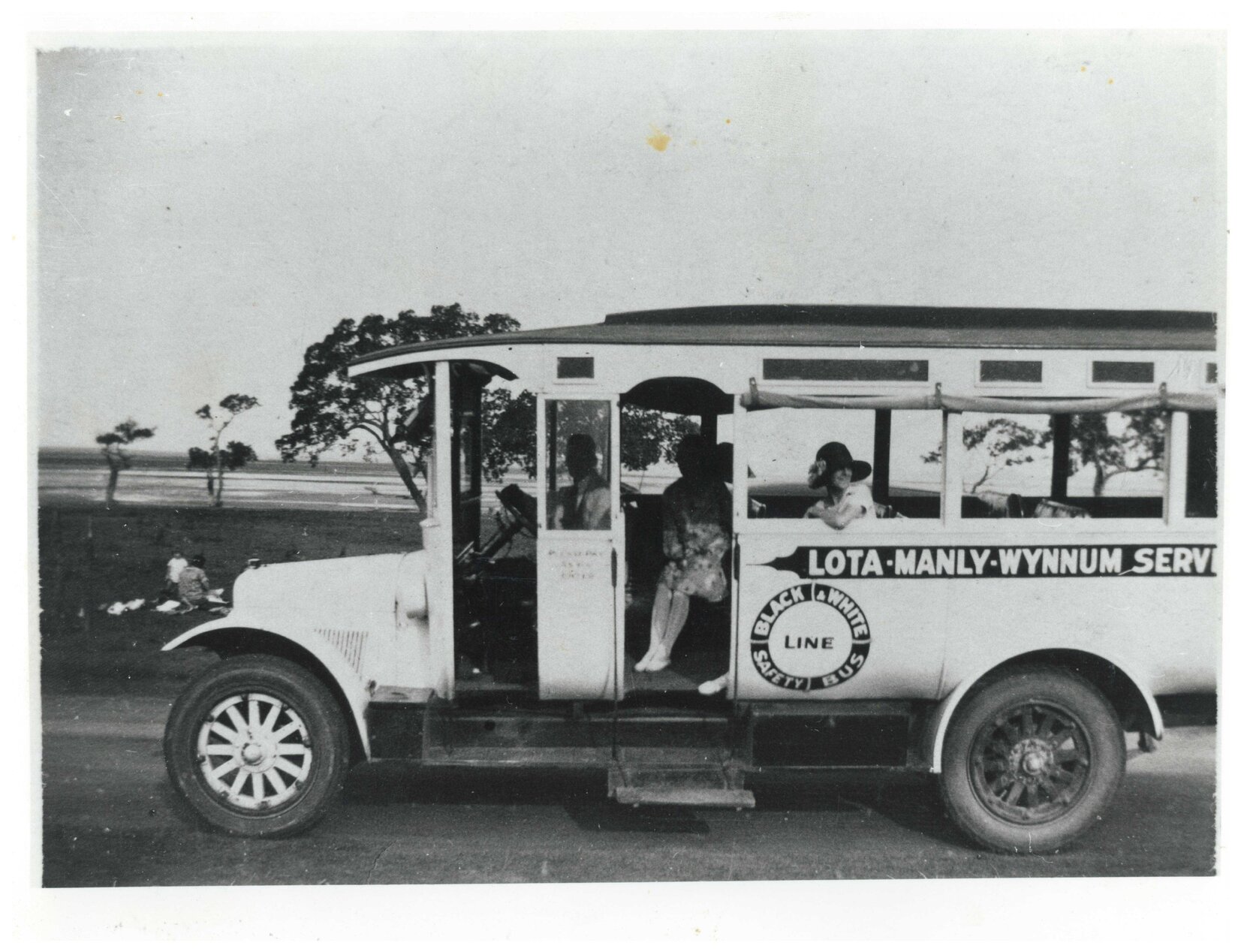 The Black and White Bus, Manly - 1926