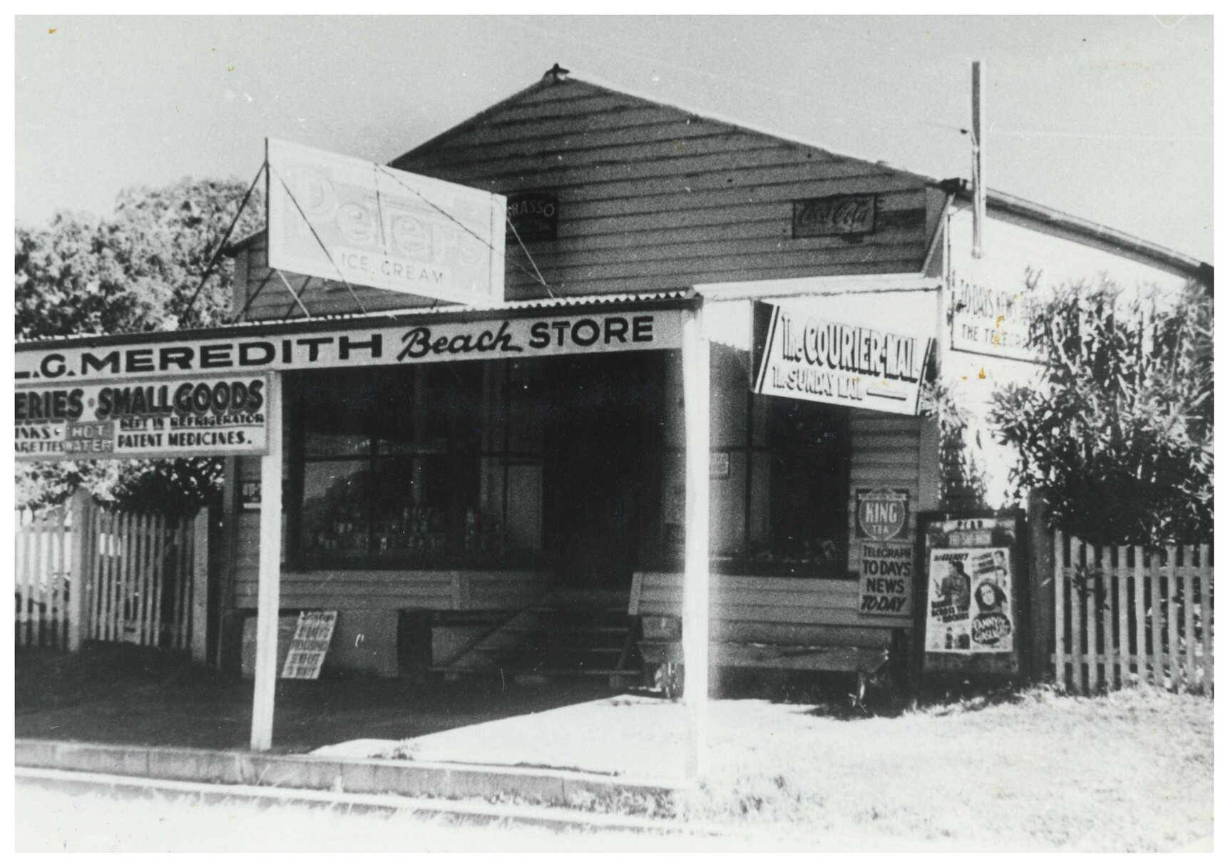 Meredith's Beach Store, Manly - 1960s