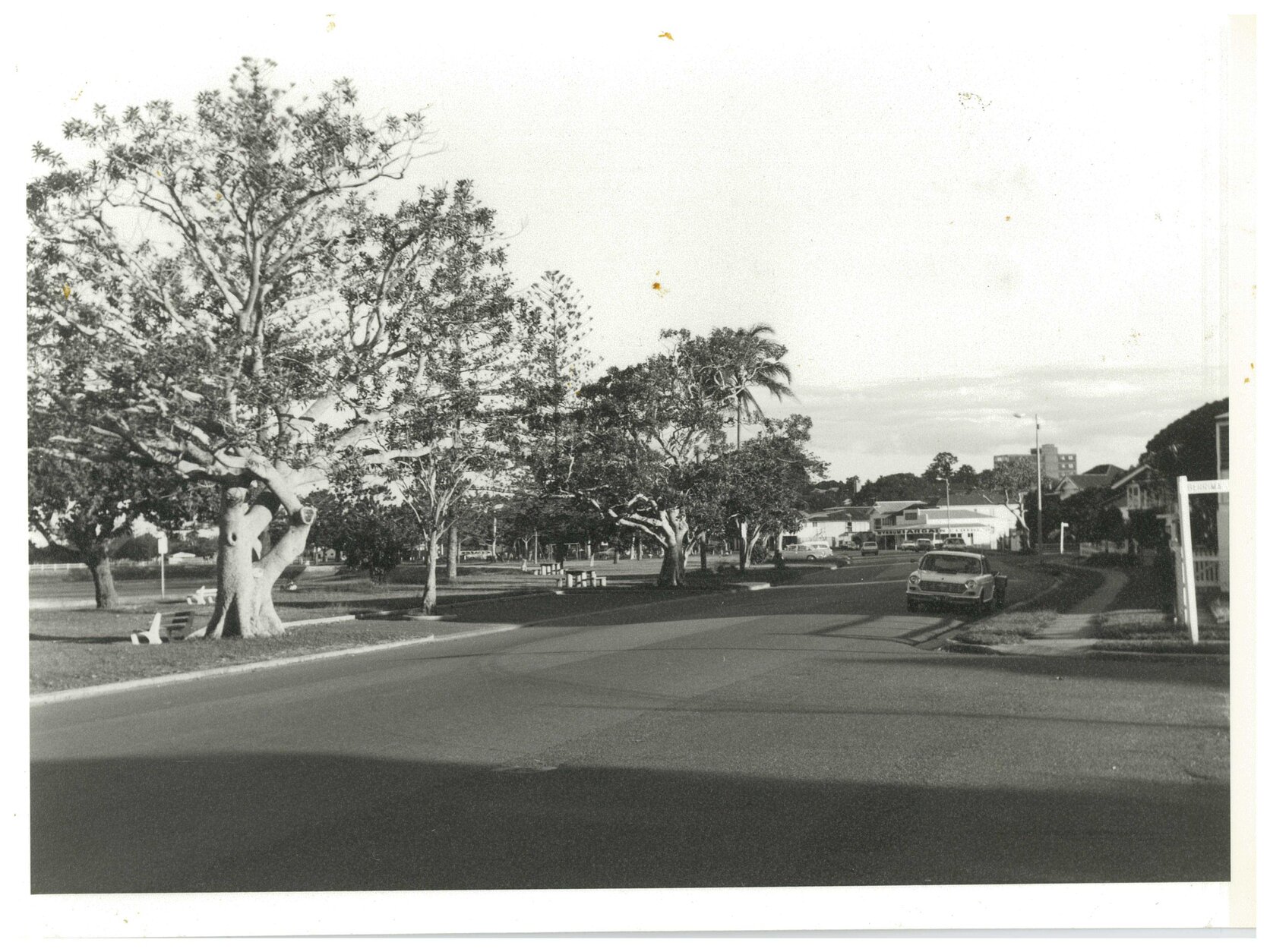 Waterloo Esplanade from near Berrima St, Wynnum - 1978
