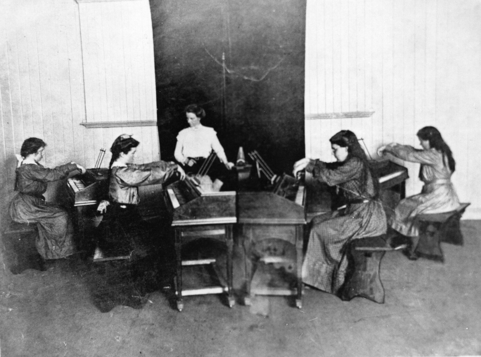 A virgil clavier music class at Moreton Bay College, Wynnum - 1910