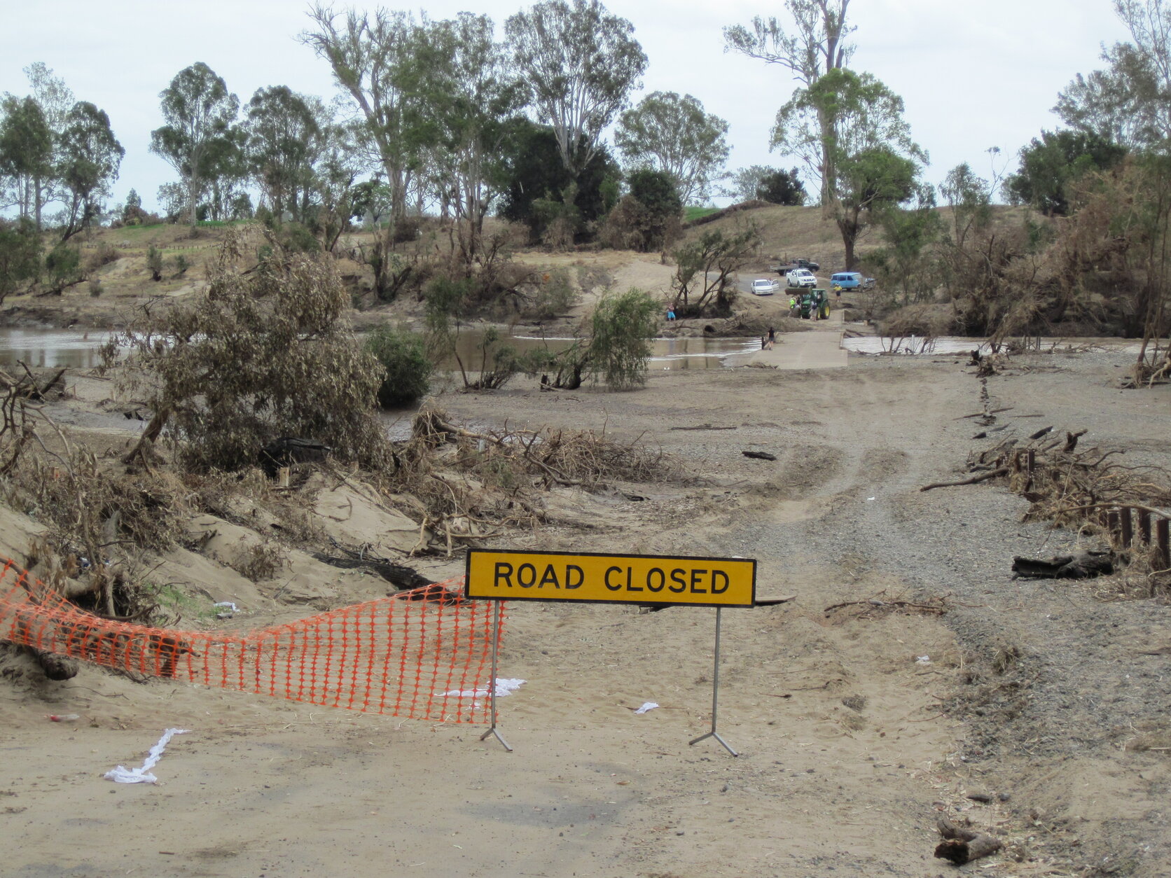 Kholo Bridge covered in mud, sand and silt after flooding, Kholo - 2011
