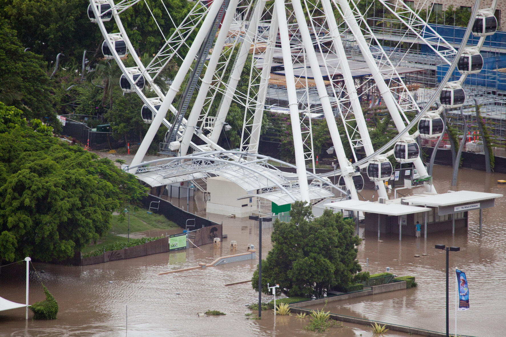 Wheel of Brisbane in knee-deep floodwater, South Brisbane - 2011