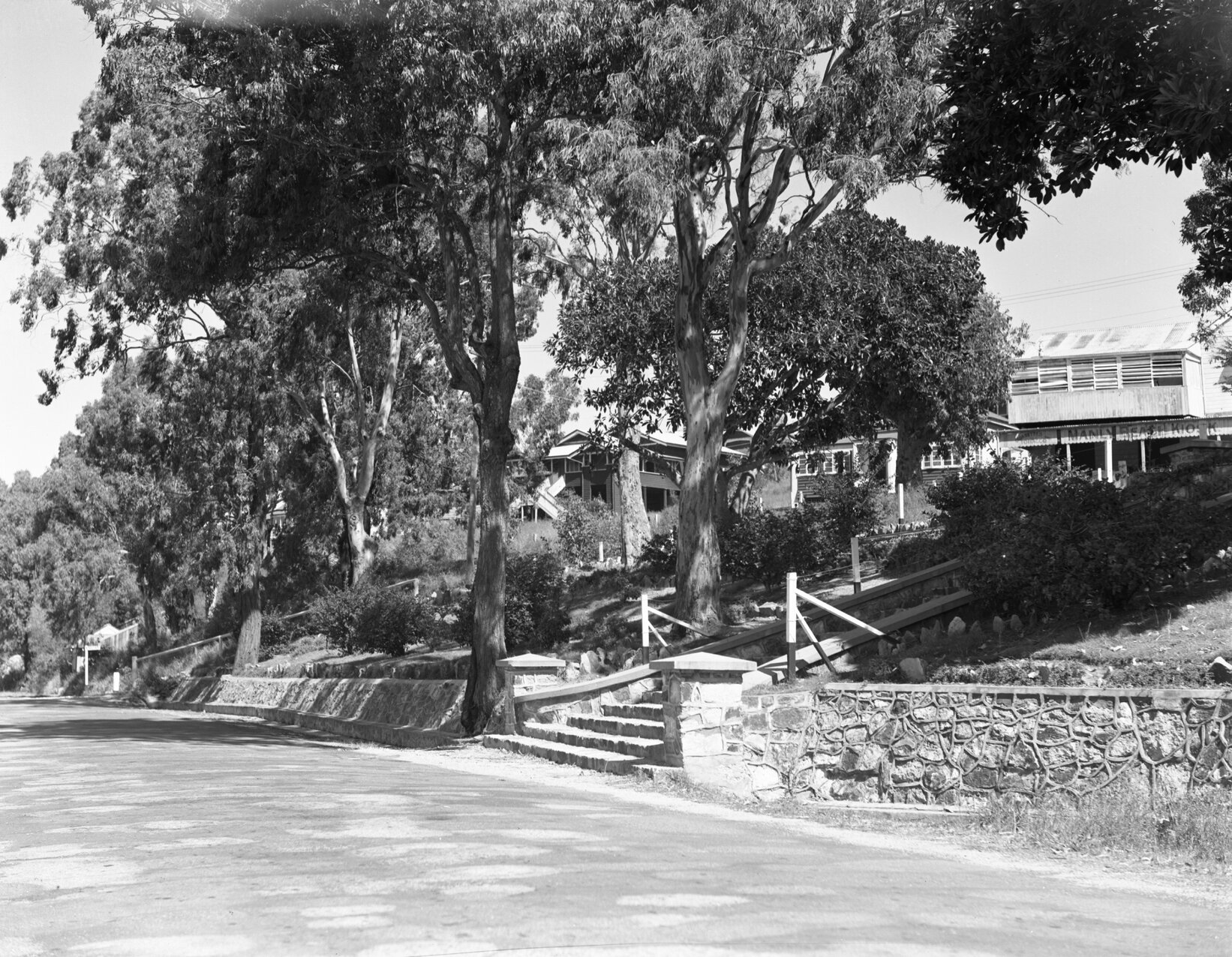 Manly Esplanade with beach kiosk - 1950