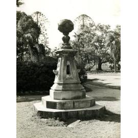 City Botanic Gardens - Walter Hill Fountain.