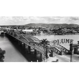 Victoria Bridge looking south from William Street - 1948