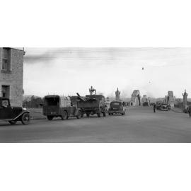 William Jolly Bridge - traffic on the north quay approach 1950
