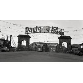 Advertising on Victoria Bridge - 1950