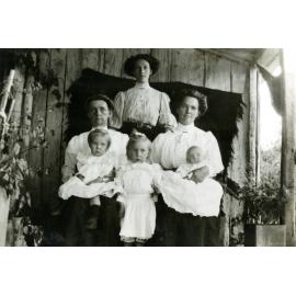 Family Group - Sunnybank - c1900