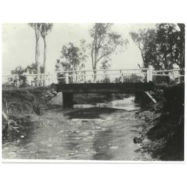 "Black bridge" on Tingal Rd over Wynnum Creek - c1930