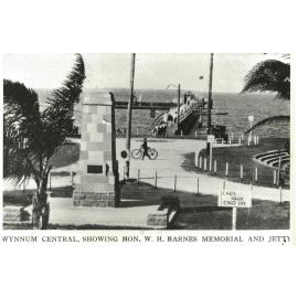 Wynnum Central, showing W.H. Barnes memorial and jetty - 1935