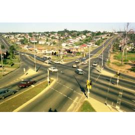 New traffic lights - corner Mount Gravatt Capalaba and Newnham Roads, Upper Mt Gravatt and Wishart - 1976