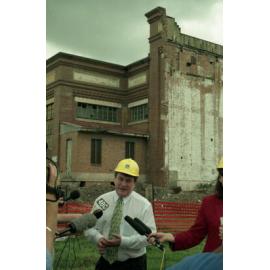 Lord Mayor Jim Soorley announcing the redevelopment of the New Farm Powerhouse site - 1998