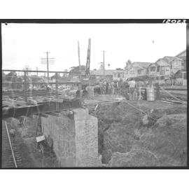 High Street, Toowong railway bridge under contruction - 1959