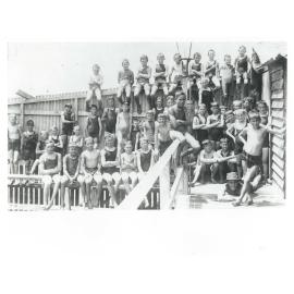 Swimmers at jetty baths, Wynnum - c.1920