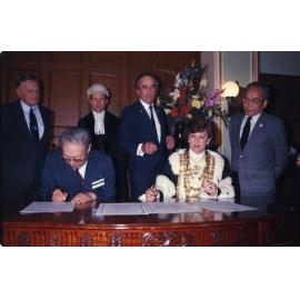 Lord Mayor Sallyanne Atkinson signing Kobe Sister City Agreement 1985